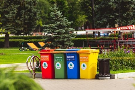 Jak pozbyć się zużytych kartonów i opakowań?