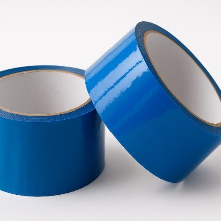 Taśma pakowa akrylowa niebieska 48 mm x 45 m do kartonów i paczek